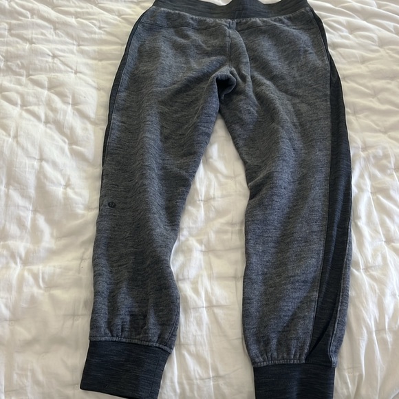 LULULEMON Grey and black Athletic Joggers size 6 - Picture 5 of 8